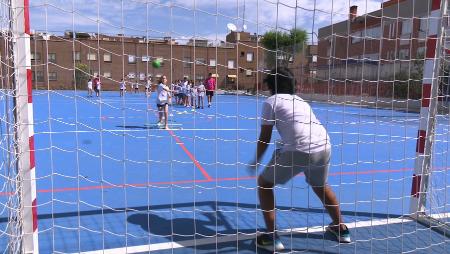 Imagen El Club Balonmano Sanse celebra sus campus de verano con múltiples...