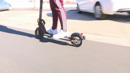 Imagen Los usuarios de los patinetes eléctricos señalan el peligro: los...