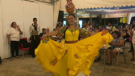 Imagen Calentando motores a ritmo latino en la caseta de Paraguay