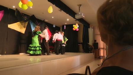 Imagen El grupo de sevillanas del Centro de Mayores clausura el curso con una...