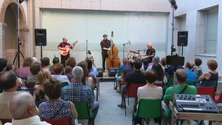 Imagen La Música en el Patio recibió los acordes jazz de Cover Club