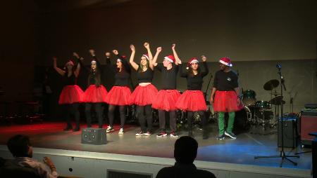 Imagen El Centro Joven Sanse celebró con mucho talento su gran Gala de Navidad...