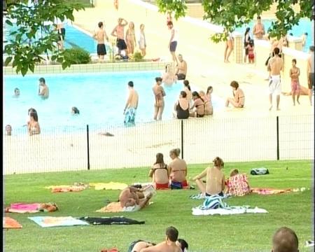 Imagen Abren las piscinas de verano de Sanse