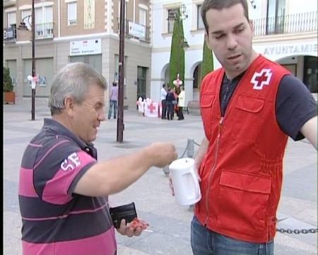 Imagen Fondos para la infancia en el día de la banderita de Cruz Roja Española