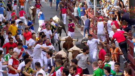 Imagen Hasta cuatro oportunidades de coger toro en el sexto encierro de San...