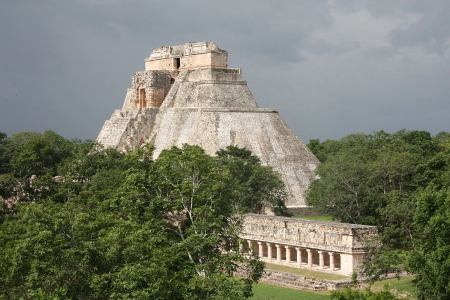 Los martes del arte: Uxmal y Chichen Itzá. El esplendor maya en el período posclásico