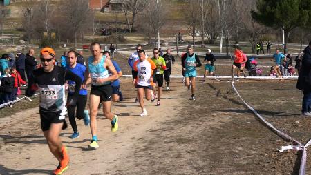 Imagen Cientos de corredores disfrutan del Cross de Sanse en el circuito del...