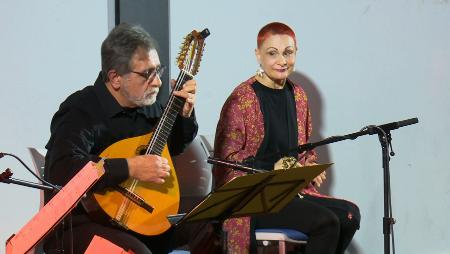 Imagen El sonido de los laúdes españoles envuelve Los Viernes de la Tradición...