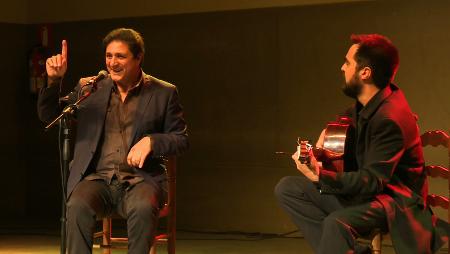 Imagen El cantaor Rafael Jiménez “Falo” deja huella en la Cátedra de Flamenco...