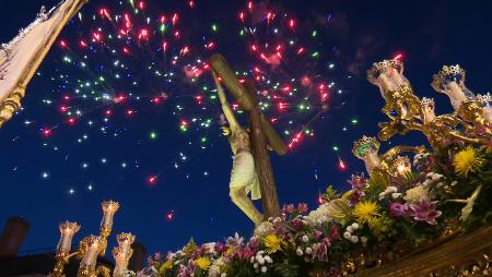 Imagen Fervor, tradición, fuegos artificiales y numerosos actos religiosos en...